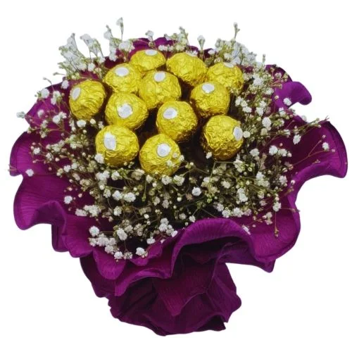 Ramo de flores con rocher violeta